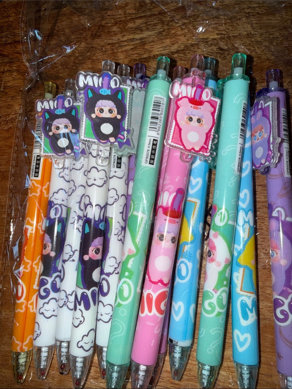13 Migo Gel Pens - Picture 1 of 1